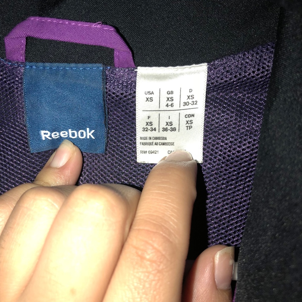 Reebok - Picture 2 of 3